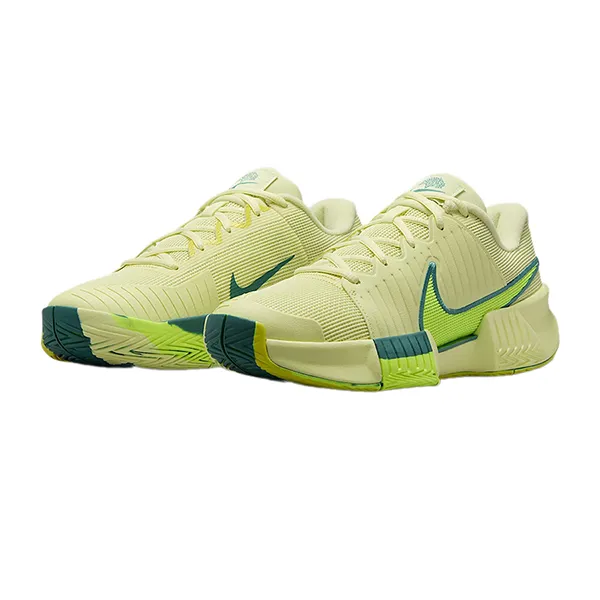 Sự hấp dẫn của giày sneaker xanh lá cây