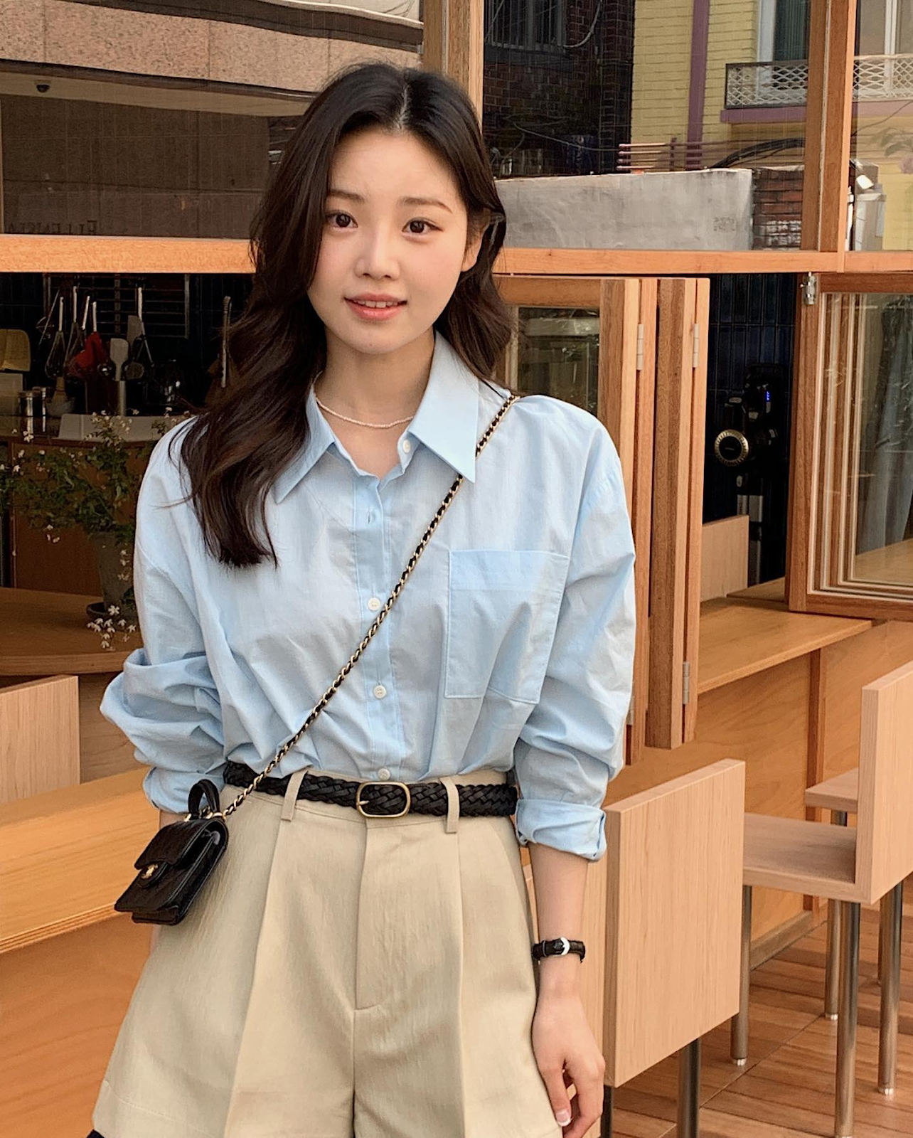 Thuyết phục lý do chọn áo sơ mi thay vì áo kẻ sọc